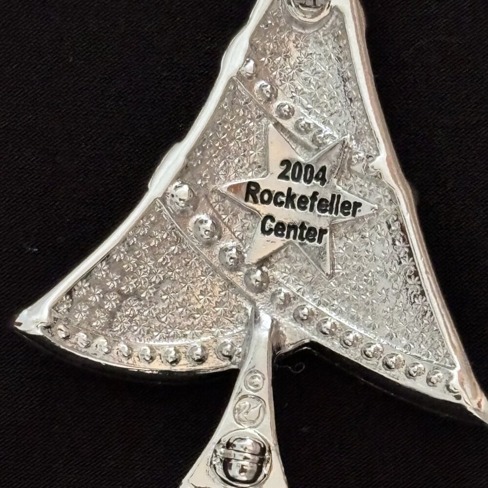 Swarovski Rockefeller Tree Pin (2004) - Picture 2 of 3